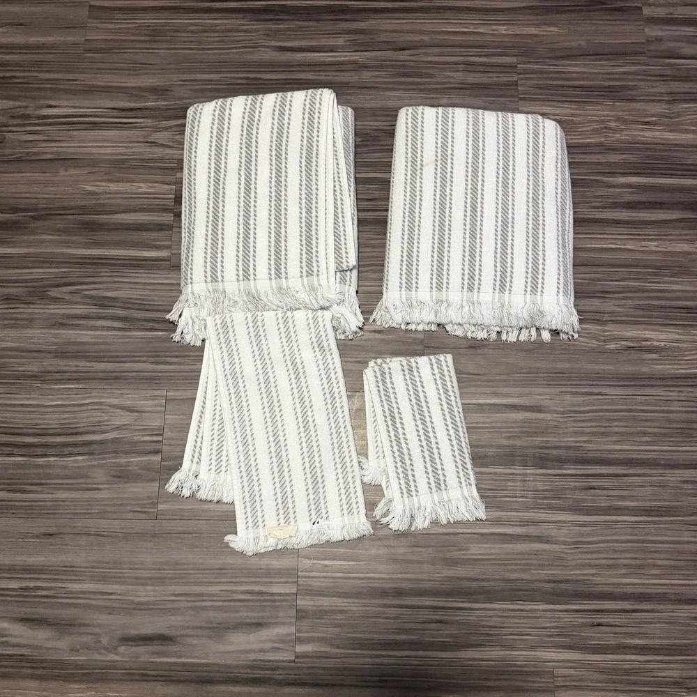 Bee & Willow Gray White Striped 4 Pc Bath Hand Towels Wash Rag Boho Preppy